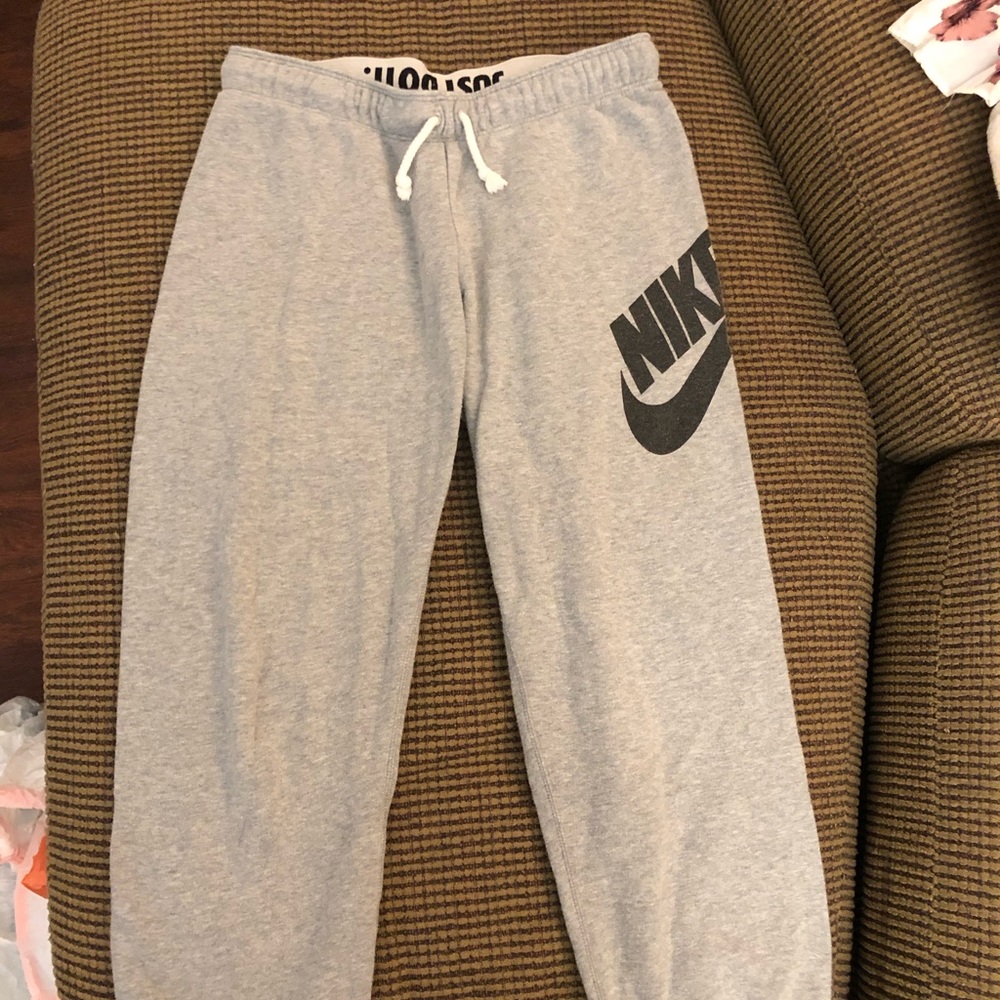 Nike ankle length cropped sweats
